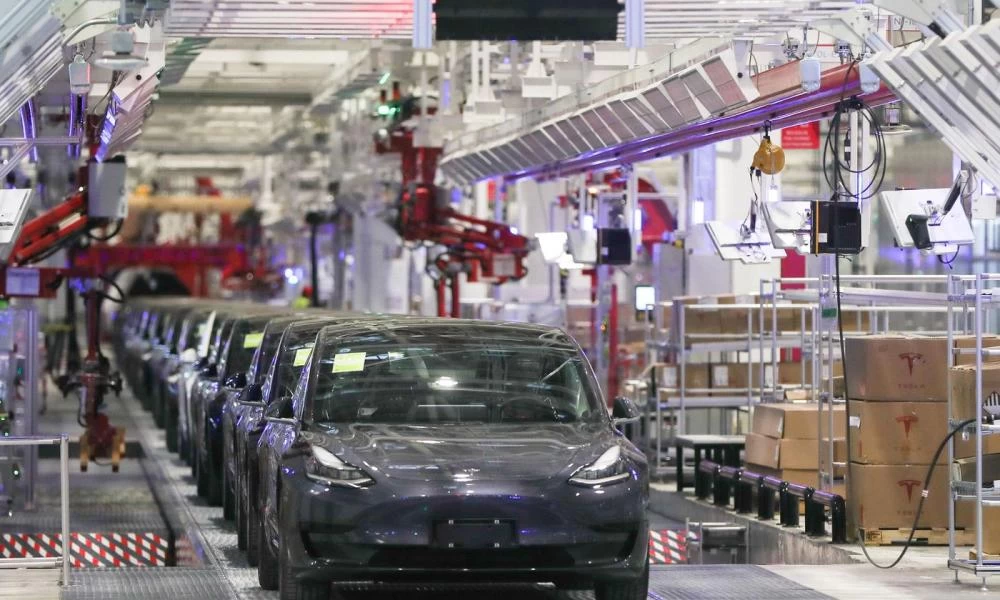 Tesla: Ρεκόρ για τις πωλήσεις οχημάτων το 2020